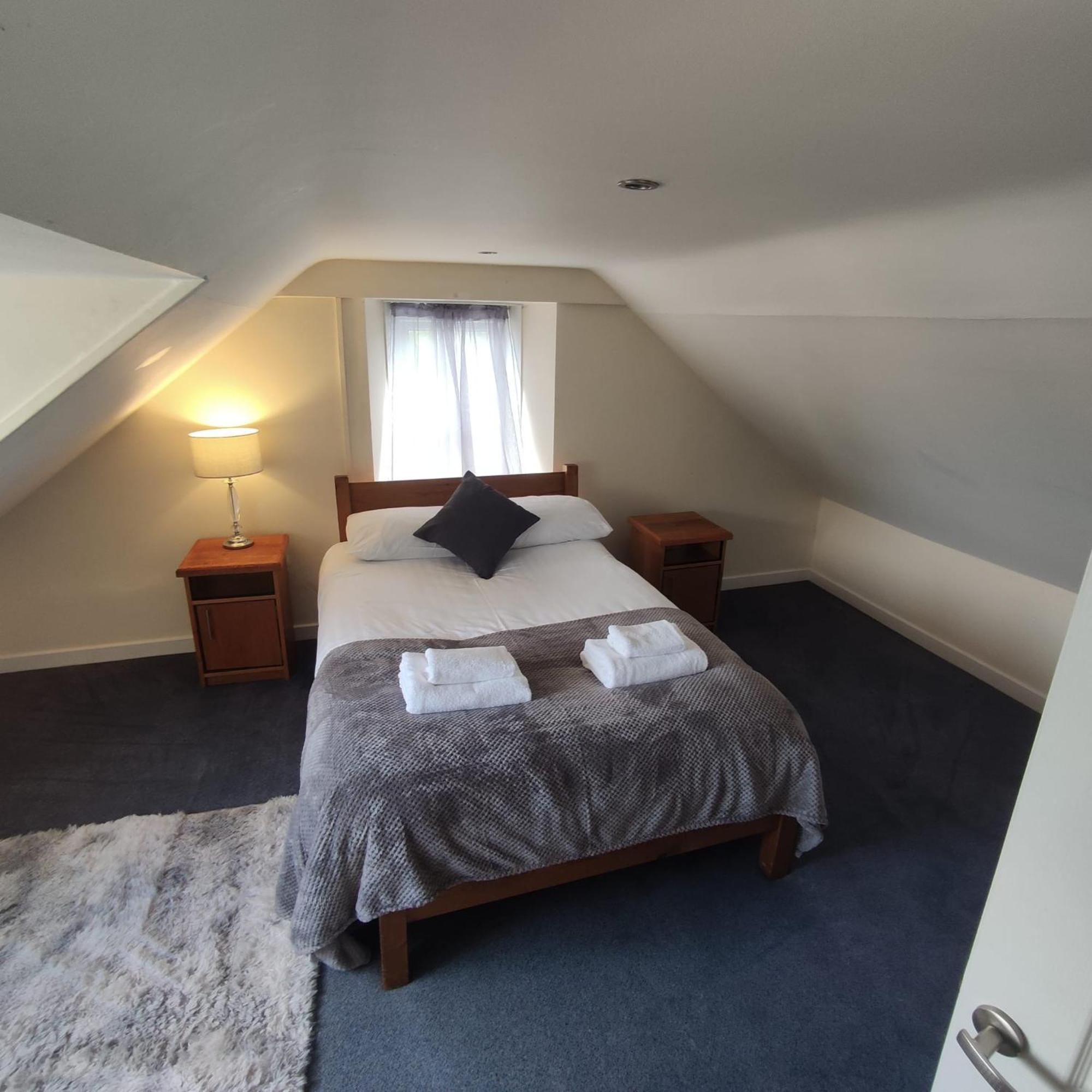 Rose And Crown Hotel & Hope And Anchor Bar Goodwick Екстериор снимка